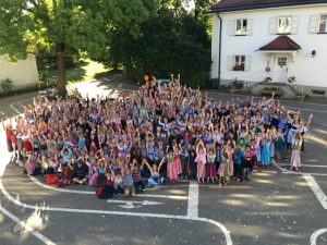 Alle in Tracht!